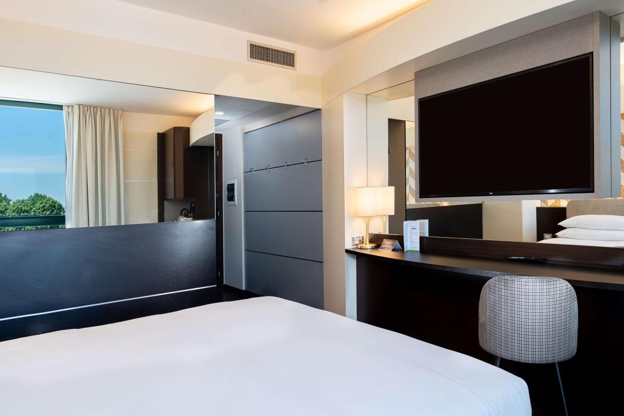 Hotel Doubletree By Hilton Milan Malpensa Solbiate Olona Exteriér fotografie