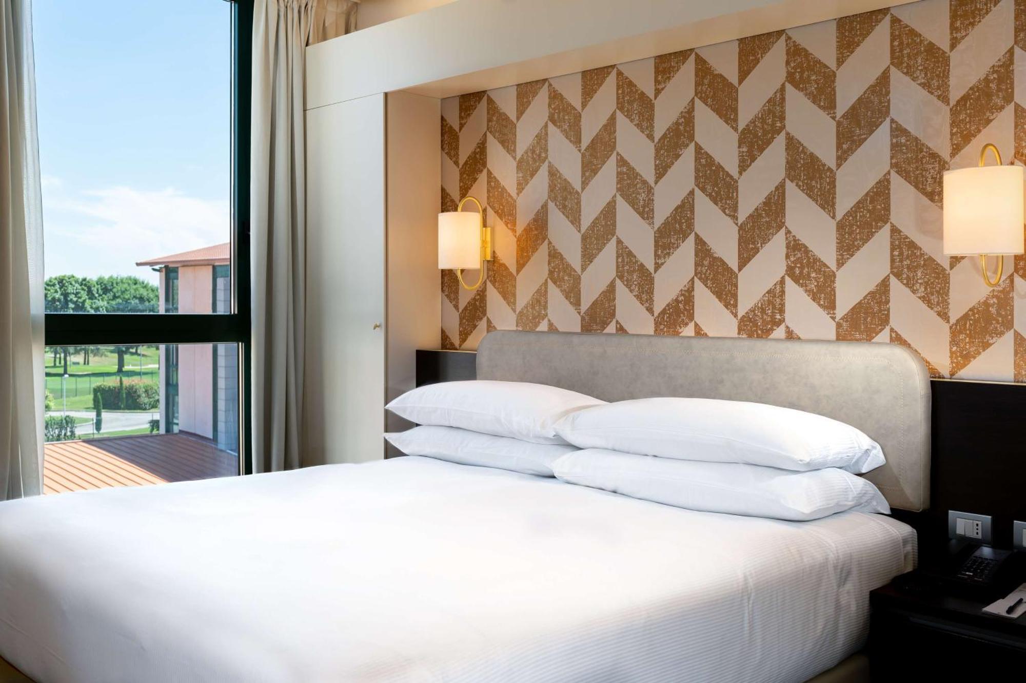 Hotel Doubletree By Hilton Milan Malpensa Solbiate Olona Exteriér fotografie