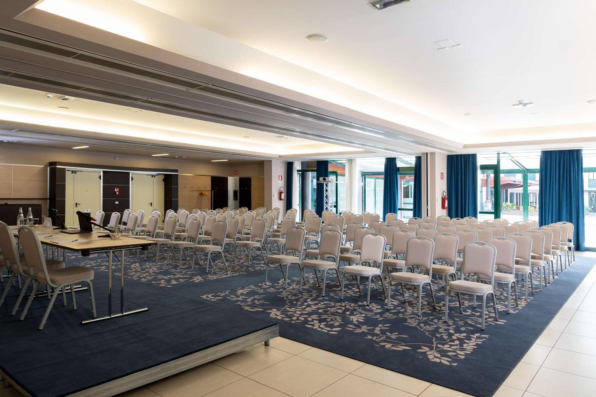 Hotel Doubletree By Hilton Milan Malpensa Solbiate Olona Exteriér fotografie